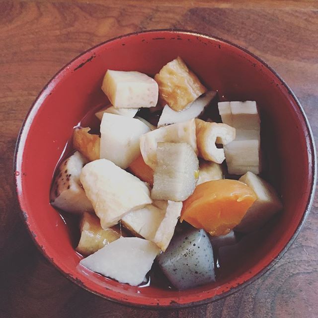 kazumi555　「カニョーンが郷土料理のっぺ汁を作りました。銀杏わすれてるよイクラも忘れてるよそんでも凄く美味しい」