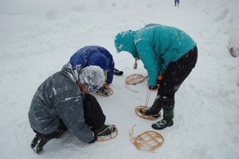 かんじきをはいて、雪の中へ。