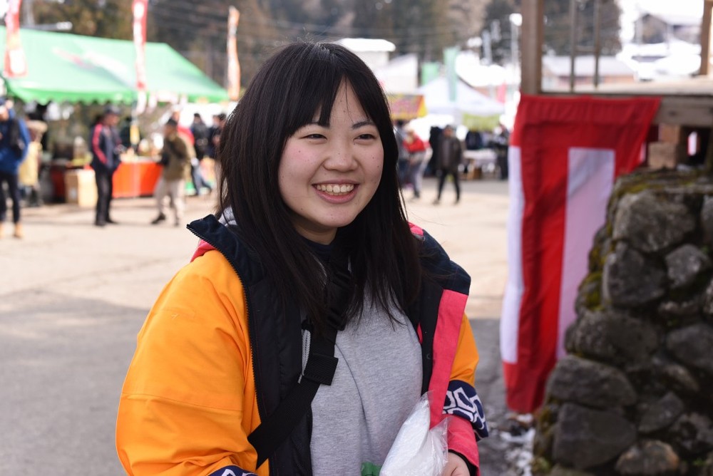 東京から来たという大学2年生・井上さん。この地区には何度も訪れ、その度に発見があるといいます。